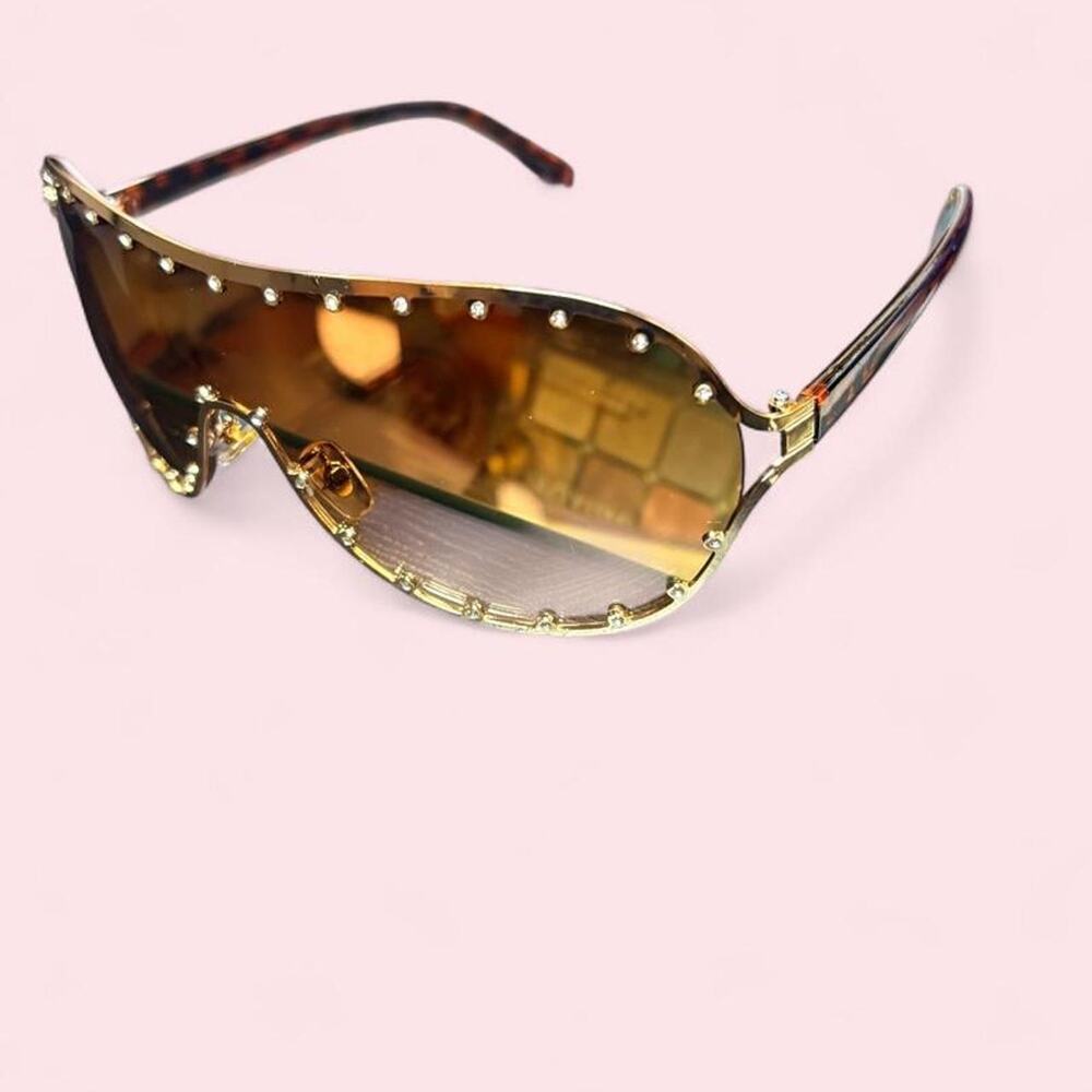 Statement oversized brown gold shield sunglasses Y2k glam mob wife vintage